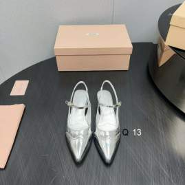 Picture of Miumiu Shoes _SKUMiuMiusz35-404CMYM120118006